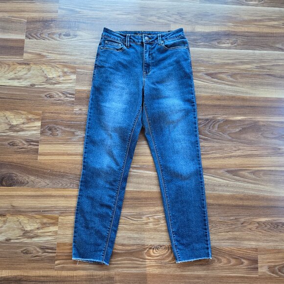 MAX Jeans Women's Mom Jeans Size 2 Ankle Jeans Medium Blue - Picture 1 of 8